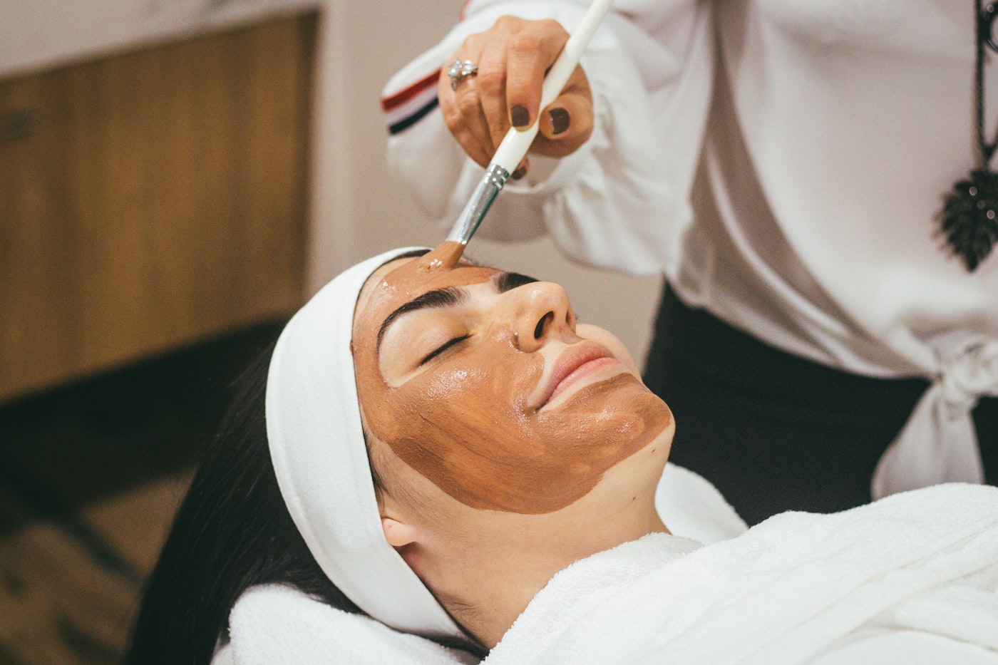 Aestheticians using CliniForm